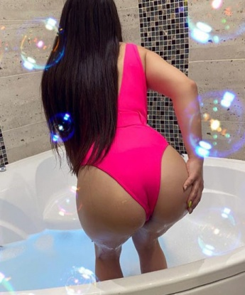 Устина, 27